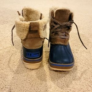 Size 2 LL Bean fleece lined snow boots